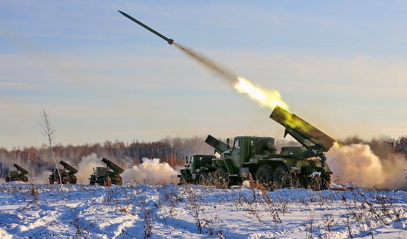 На полигонах Оренбургской области стартовали артиллерийские стрельбы