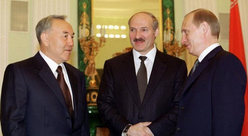Президент Казахстана Нурсултан Назарбаев Президент Беларуси Александр Лукашенко и Президент России Владимир Путин