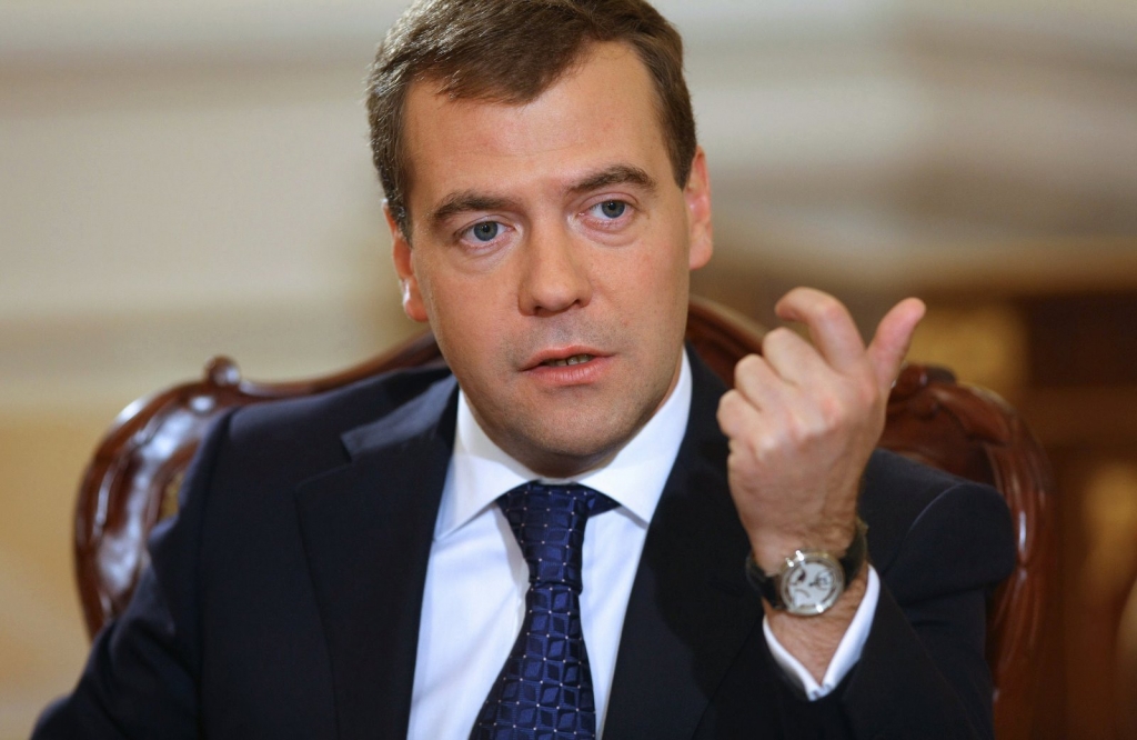 Медведев осмотрел новый ЖК в Королеве и зашел в гости
