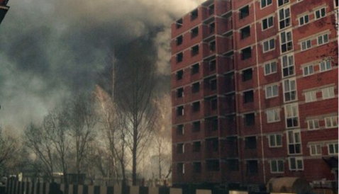 Крупный пожар произошел днем на Московском проспекте