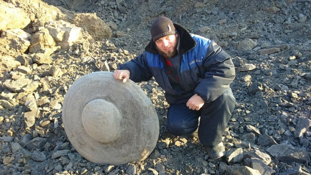 Уфолог из Москвы объяснит происхождение каменного диска с разреза