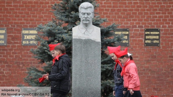 Красноярский бизнесмен провел пикет против установки в городе памятника Сталину
