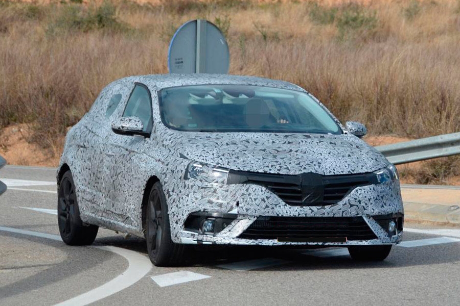 Renault тестирует новинку Megane на дорогах Европы