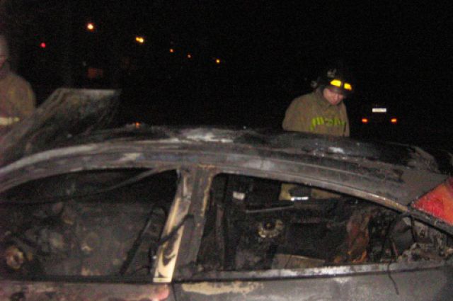 Пять автомобилей сгорели на парковке в Дзержинске в результате поджога