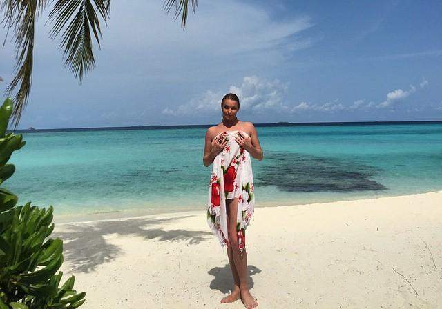 Анастасия Волочкова на Мальдивах продемонстрировала новый купальник