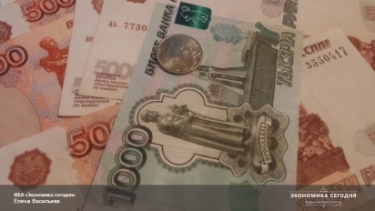 Мошенница украла деньги шестерых петербуржцев под предлогом автострахования
