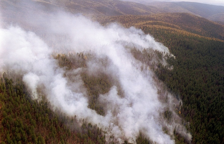 В Курумканском районе Бурятии продолжают бушевать лесные пожары