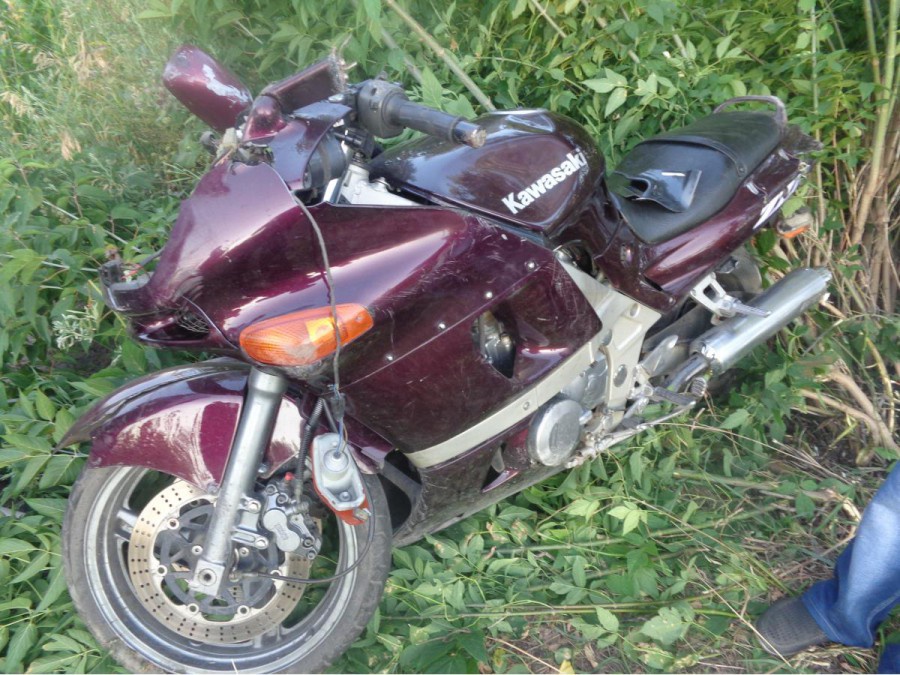 Мотоциклист без прав вылетел с дороги и разбился насмерть