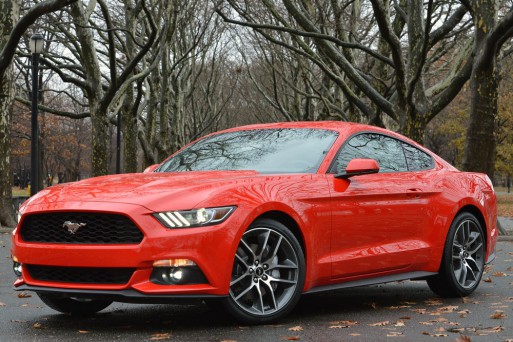 Форд Mustang признали наиболее популярным первым автомобилем США