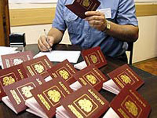 Украина с 1 марта закрывает въезд россиянам по внутренним паспортам
