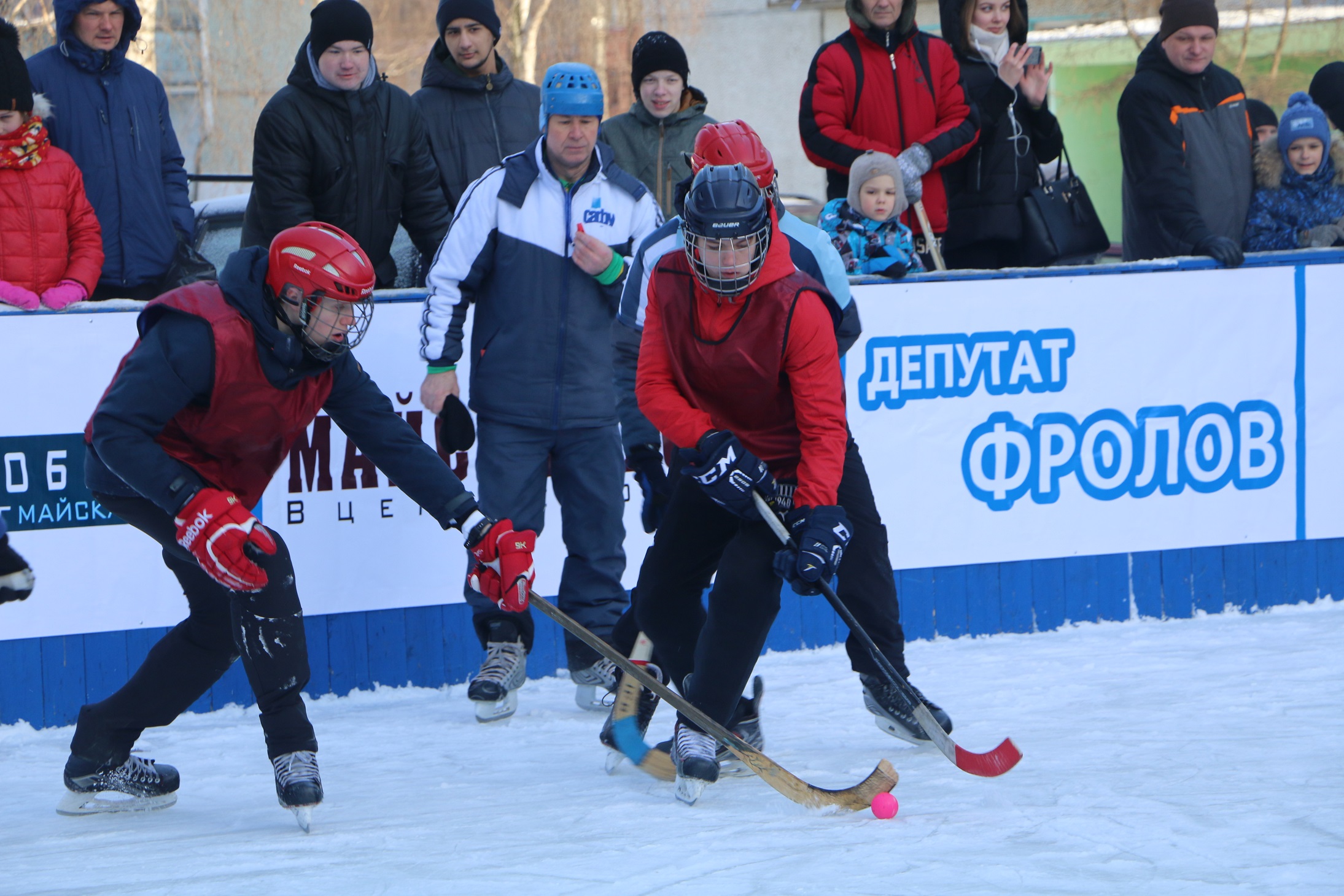 Благодаря депутату гордумы Александру Фролову возрождается детский дворовой хоккей