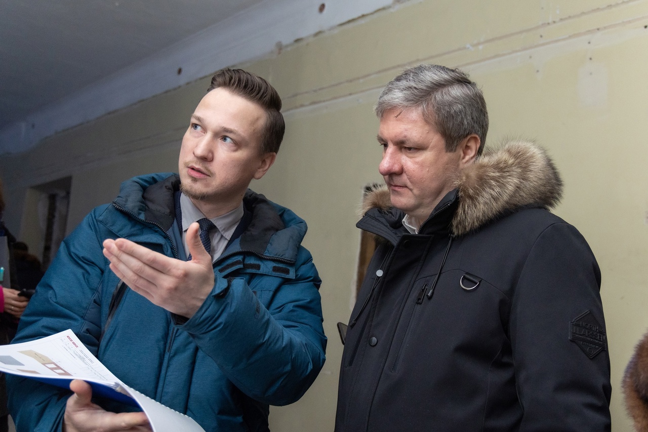 Дмитрий Морев проверил ход капремонта гимназии №21