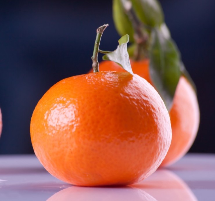 Аллерголог предупреждает о рисках чрезмерного потребления мандаринов в новогодний период