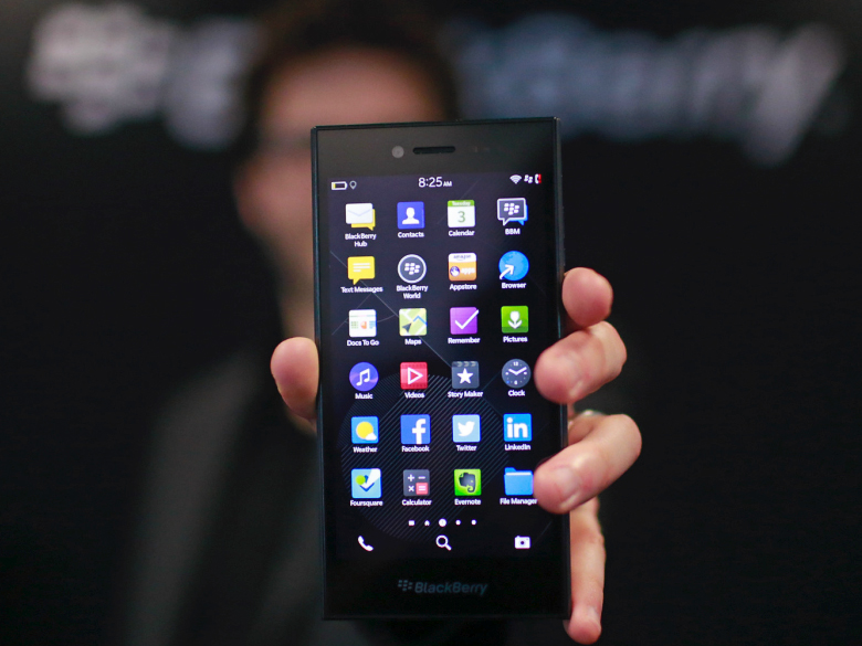 BlackBerry выпустила смартфон-«середнячок» без клавиатуры