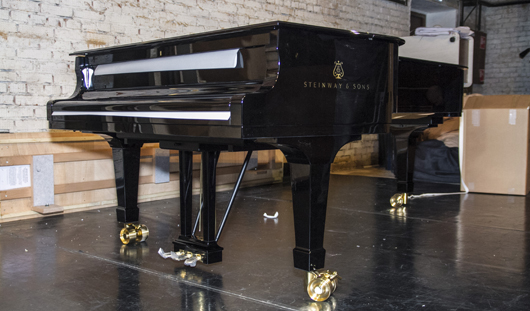 Прибывшие в Удмуртию рояли Steinway настроят на этой неделе