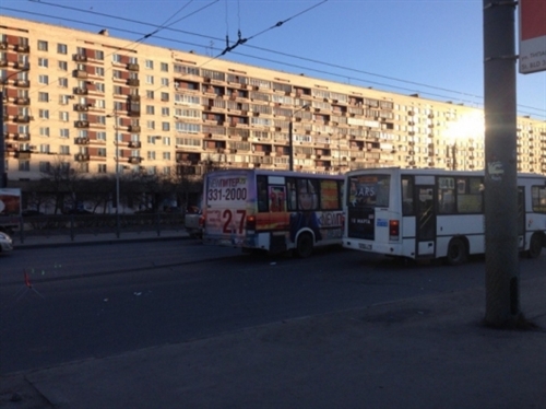 Очевидец: На Типанова столкнулись две маршрутки