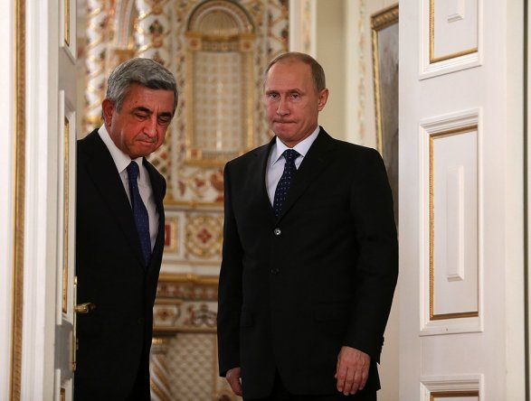 Песков: Кремль прорабатывает вопрос о сроках визита Путина в Армению