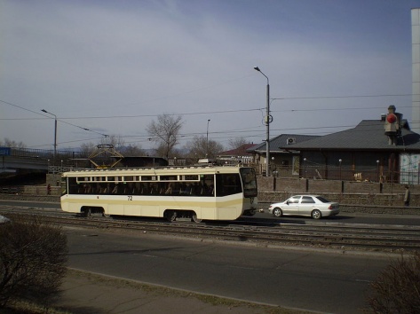 В Улан-Удэ трамвай насмерть сбил девушку, возможно - на зелёный свет (ФОТО)