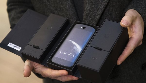 Минкомсвязи: YotaPhone выйдет на китайский рынок через один-два месяца