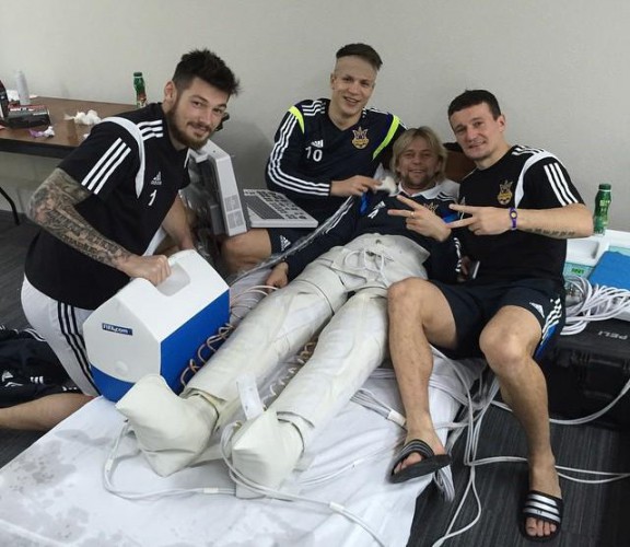 Прикол дня Игроки сборной Украины вылечили старые косточки Тимощука