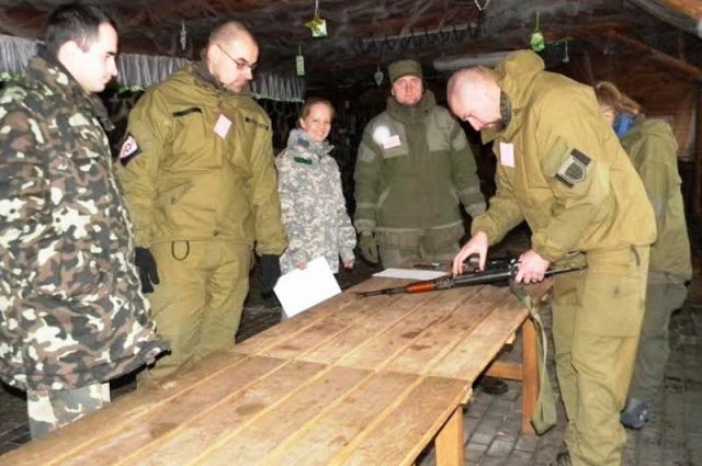 Порошенко допустил иностранных военных на учения в Украине в 2015 году