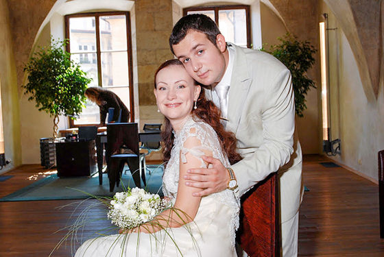 Нонна Гришаева вышла замуж за актера Александра Нестерова в 2006 году