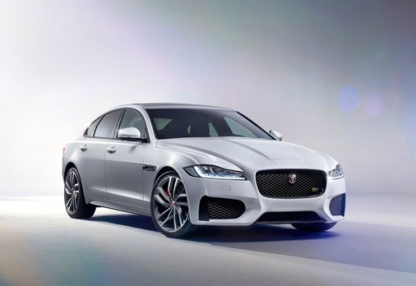 Седан Jaguar XF поменял очередное поколение