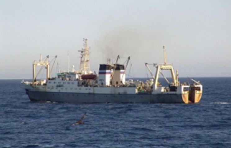 В СК России назвали основную версию затопления траулера в Охотском море