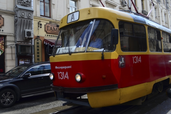 Трамвай насмерть сбил пешехода в Москве