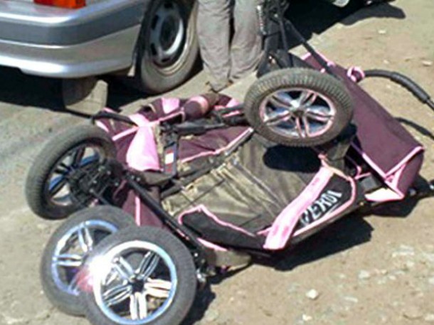 В Самаре ослепленный солнцем водитель «шестерки» сбил коляску с ребенком