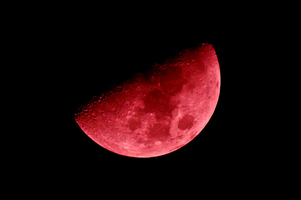 4 апреля жители Земли увидят кровавую Луну