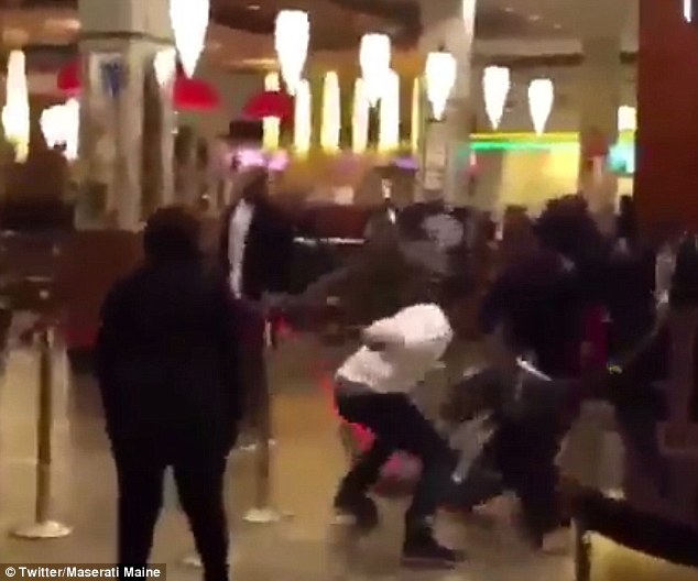 В казино Нью-Йорка из-за очереди за коктейлями произошла массовая драка