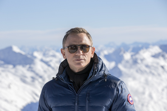 Дэниел Крейг на съемках фильма «Спектр» в Альпах
