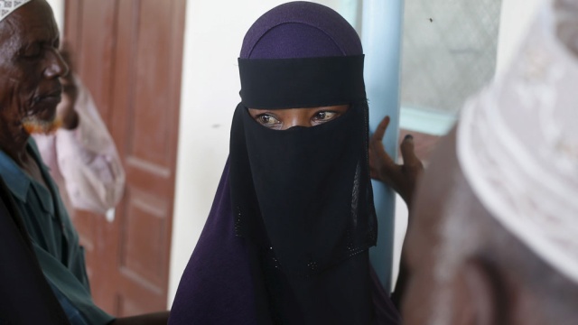 Выжившая в нападении боевиков на университет в Кении девушка пряталась два дня