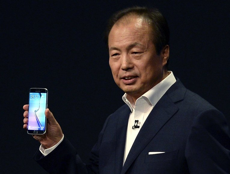 Samsung наняла 500 псевдофанатов как массовку на презентацию Galaxy S6