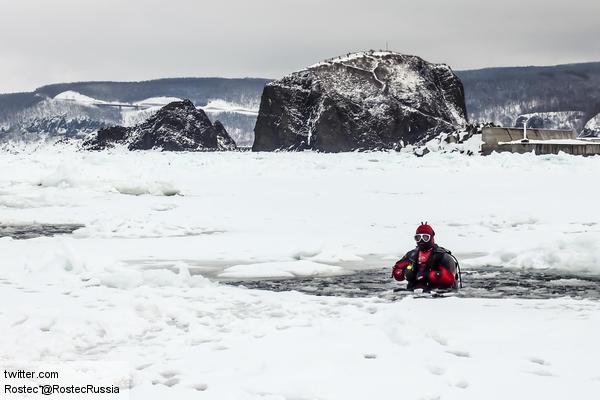 На реке Печора два друга утонули на снегоходе, совершая смертельный трюк