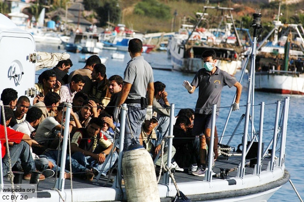 В Италии арестовали капитана затонувшего судна с нелегалами