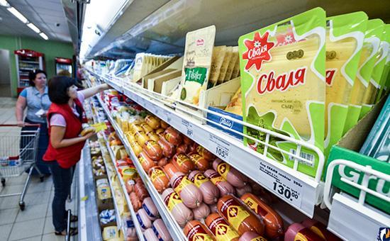 Великолужский молочный комбинат получил право изготавливать литовский сыр «Сваля»