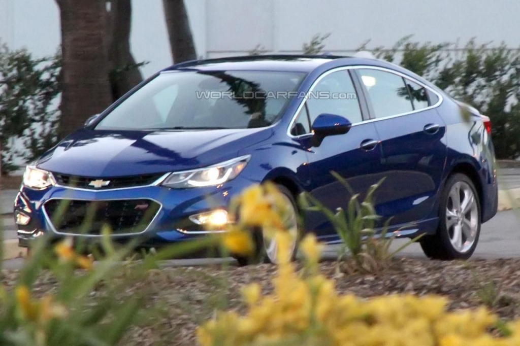 Компания Chevrolet вывела на тесты новый Cruze