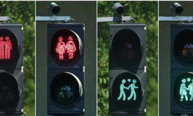 На улицах Вены установили светофоры для геев и лесбиянок