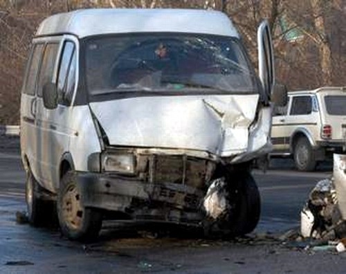 В результате дорожного происшествия с маршруткой в Ставрополье погибли 2 человека