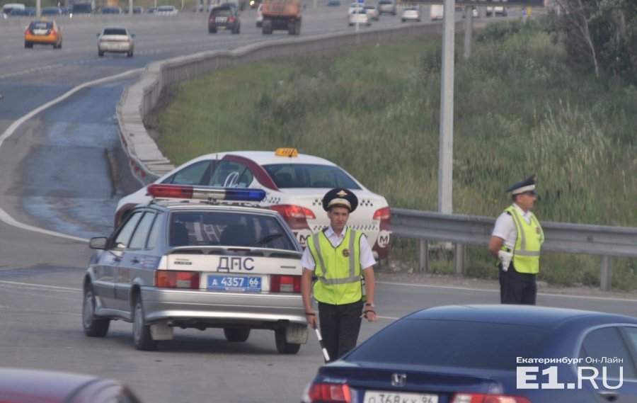 Два человека погибли в лобовом ДТП на трассе Екатеринбург