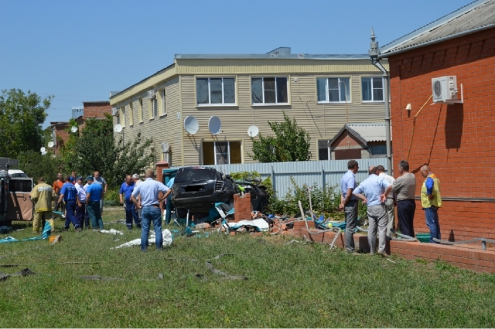 В Каневском районе на автомобиле разбился сотрудник полиции