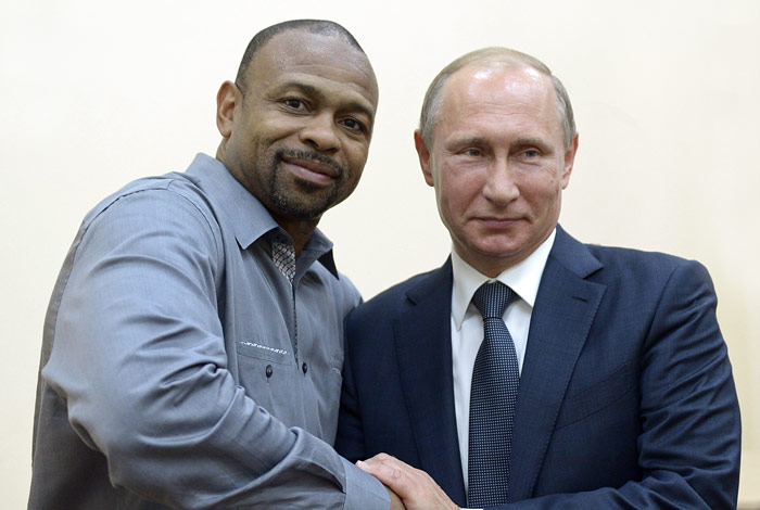 Путин пообещал российское гражданство боксеру Рою Джонсу-младшему