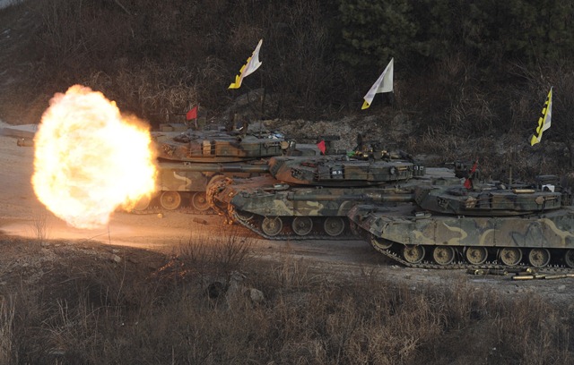 Ким Чен Ын готовит войска к огневому наступлению