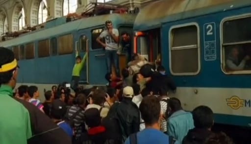 Количество прибывших в Австрию беженцев возросло до 4 тыс.