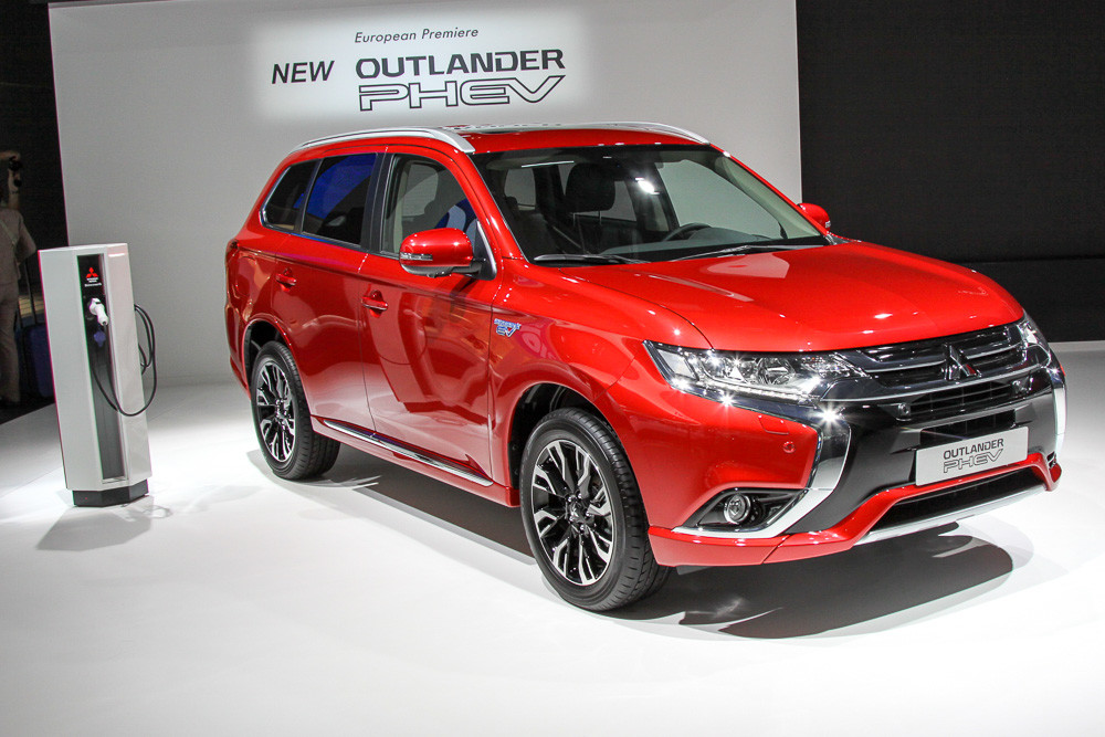 Компания Мицубиси  к продажам готовит улучшенный  Outlander PHEV