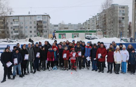 День защитника Отечества в Майской Горке отметили хоккейными баталиями