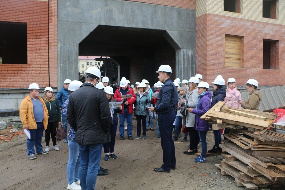 В Архангельске прошла первая летняя экскурсия по новостройкам Группы Аквилон