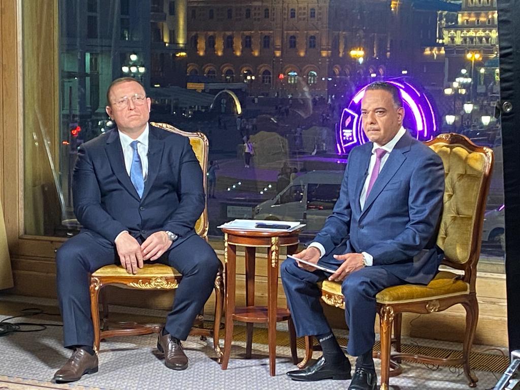 Встреча Владимира Путина и Абдельмаджида Теббуна: мнение эксперта Юрия Коробова в интервью с RT-Алжир